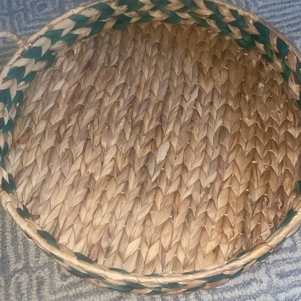 BN Hand crafted display tray made from plant